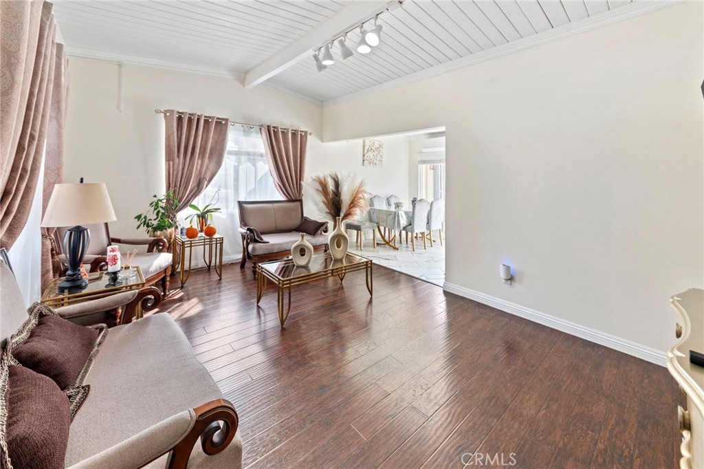 MLS #OC25260794 image #4