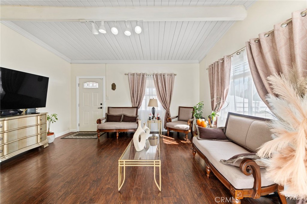 MLS #OC25260794 image #5