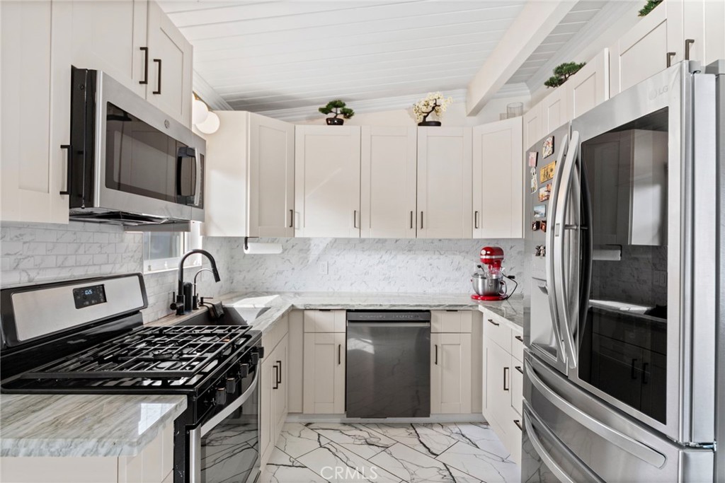 MLS #OC25260794 image #8