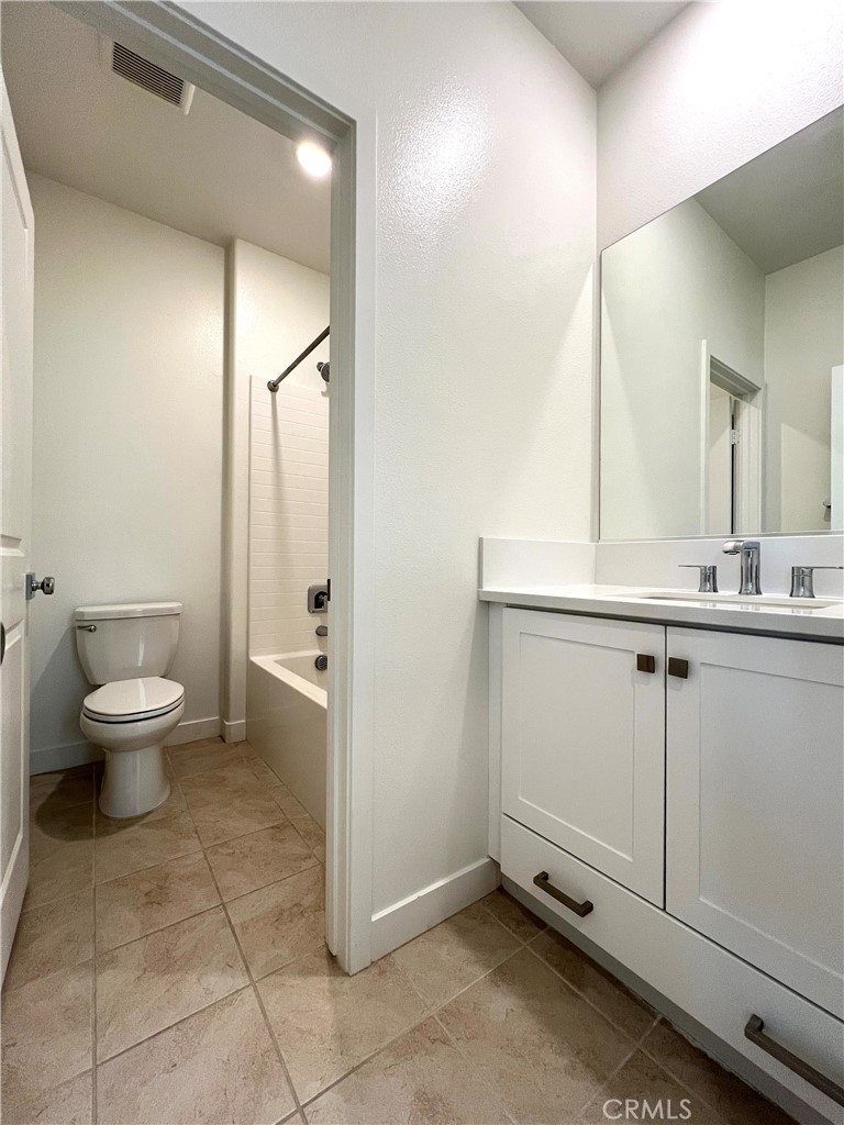 MLS #OC25260844 image #14