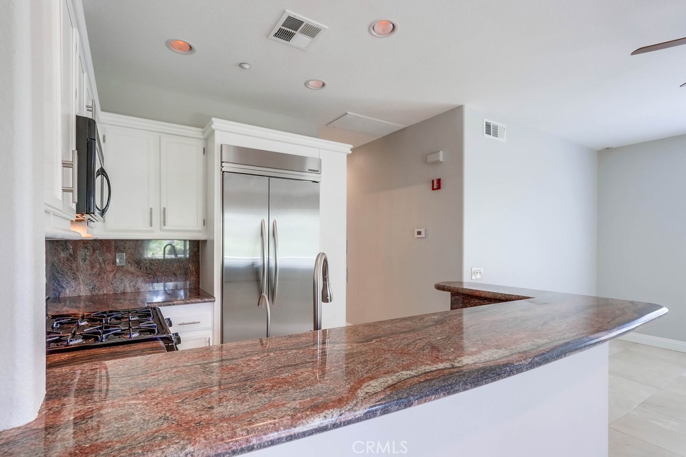 MLS #OC25260855 image #5