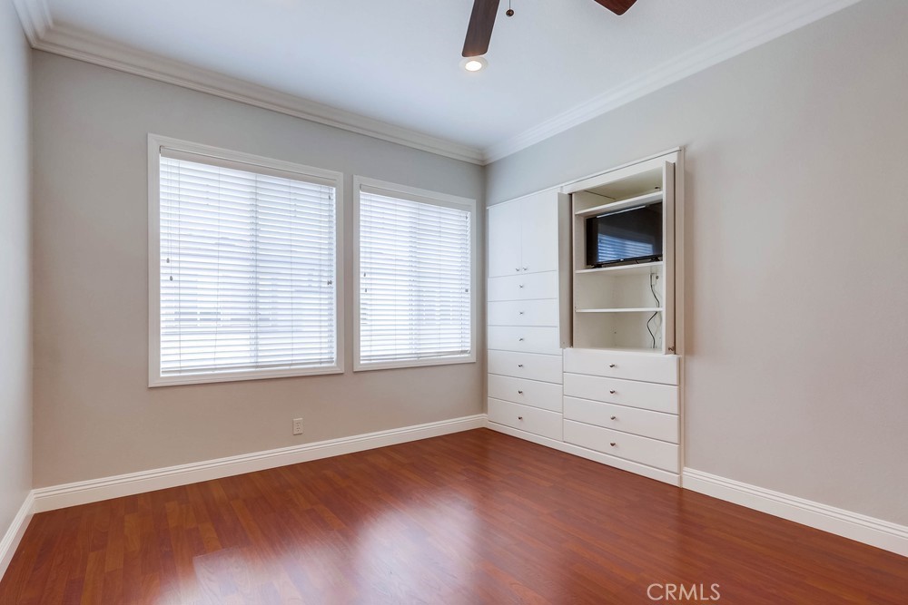 MLS #OC25260855 image #9