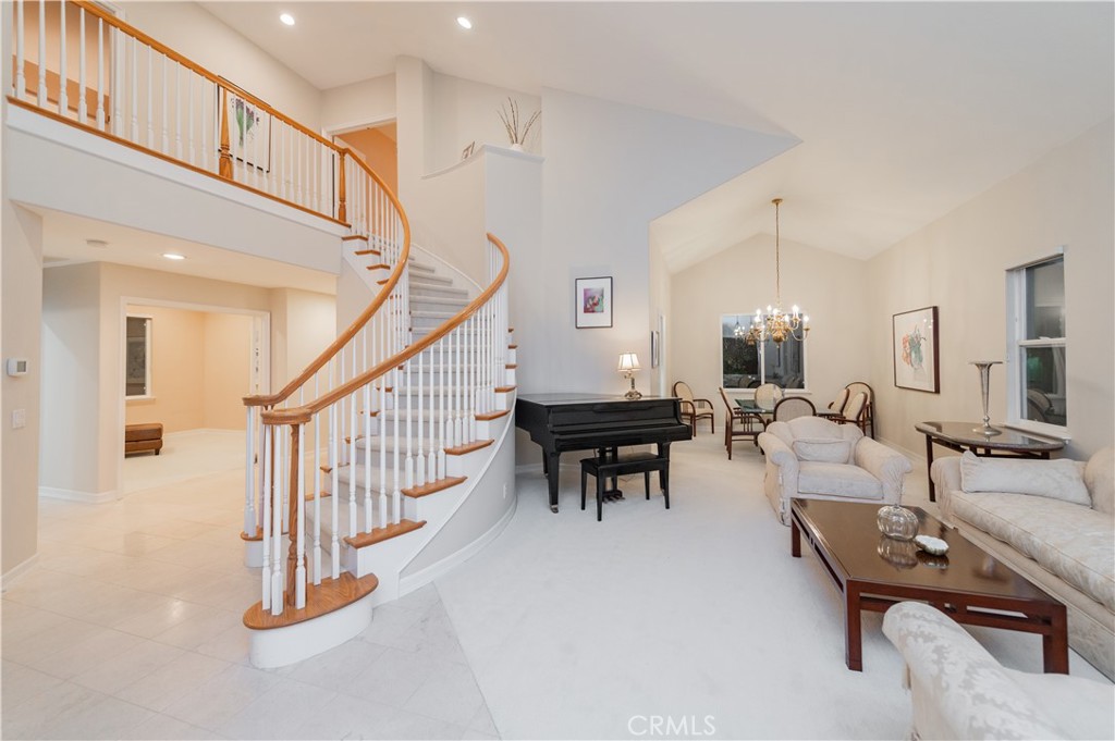 MLS #OC25260858 image #2