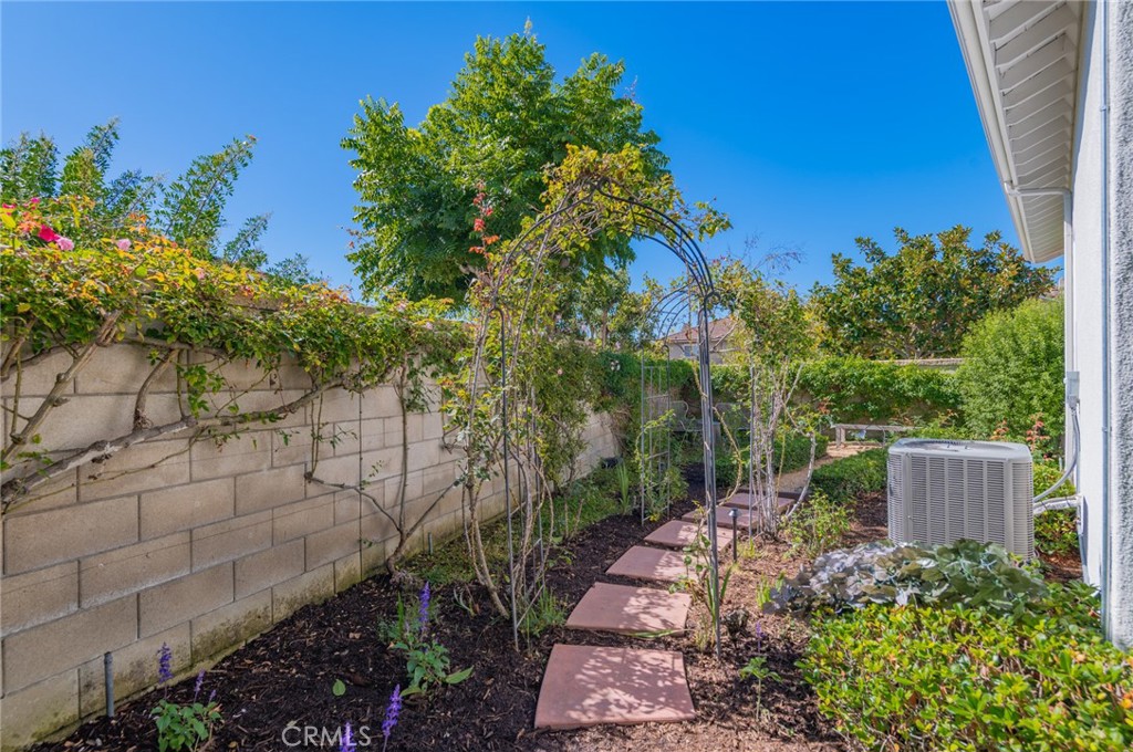 MLS #OC25260858 image #21