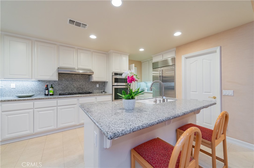 MLS #OC25260858 image #9