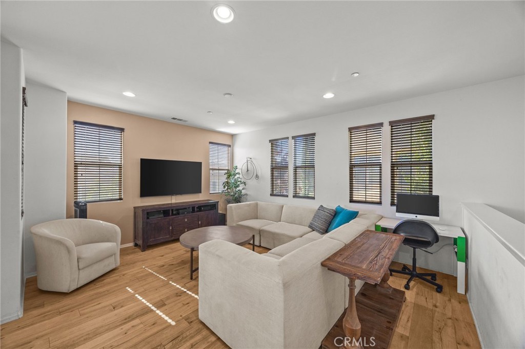 MLS #OC25260859 image #11