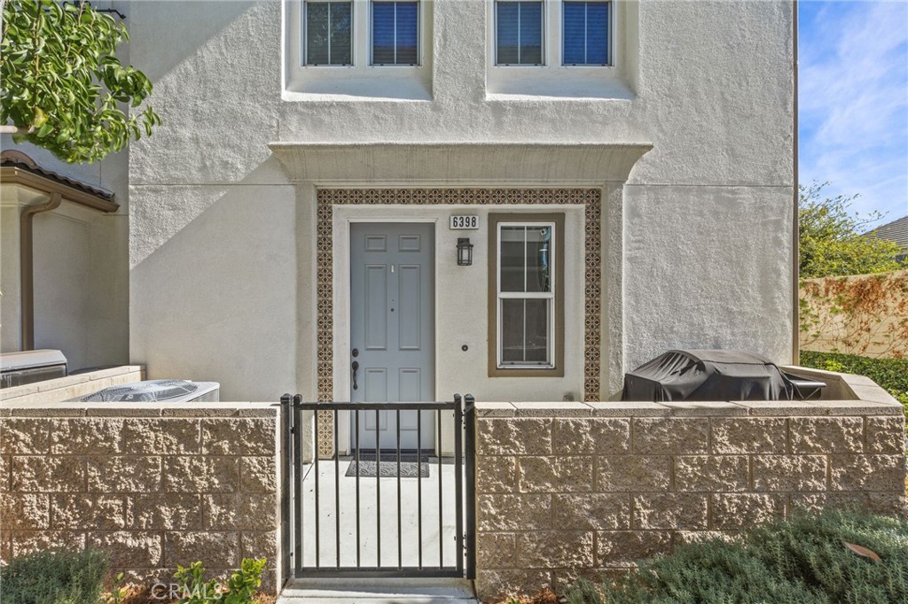 MLS #OC25260859 image #2