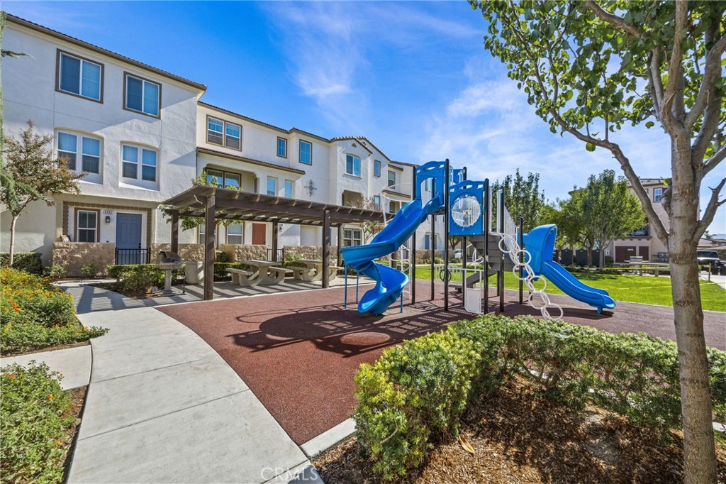 MLS #OC25260859 image #37