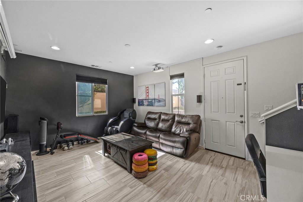 MLS #OC25260859 image #7