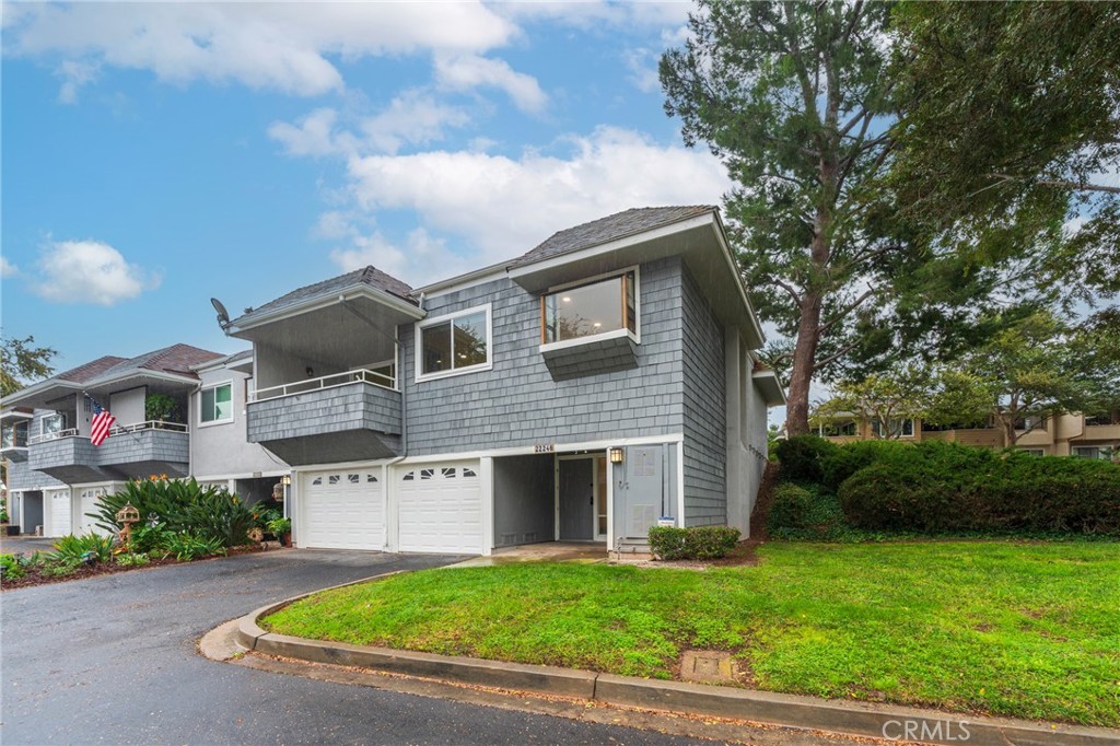 MLS #OC25260864 image #1