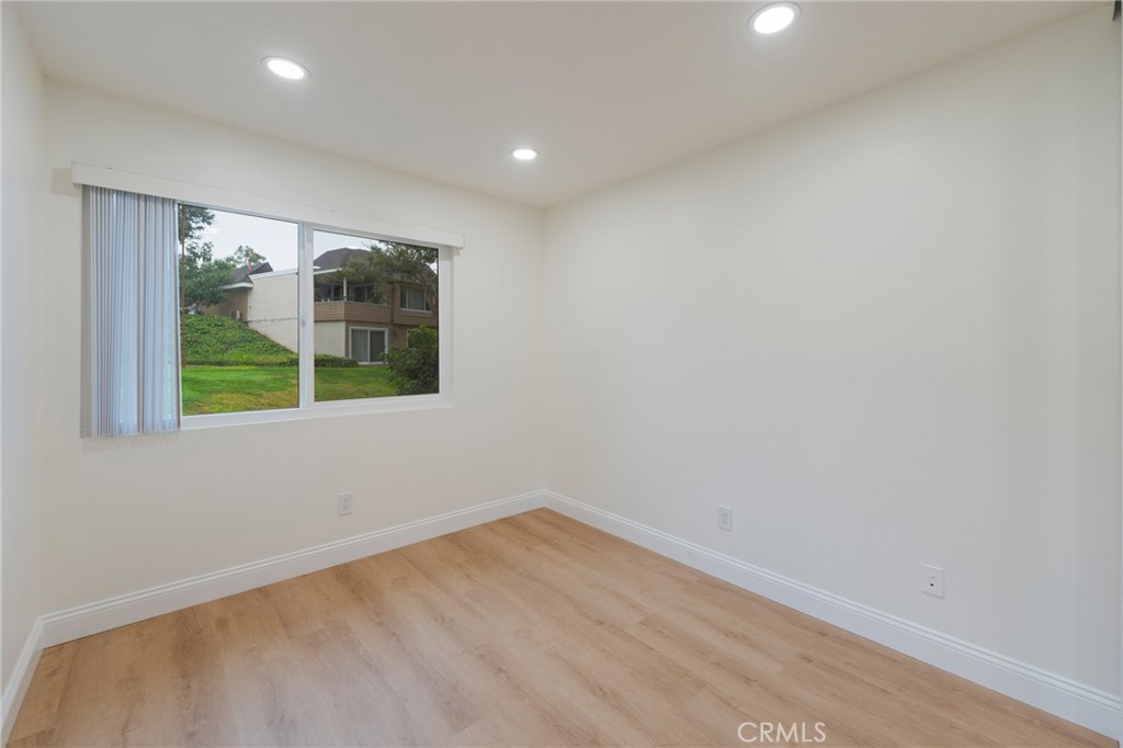 MLS #OC25260864 image #16