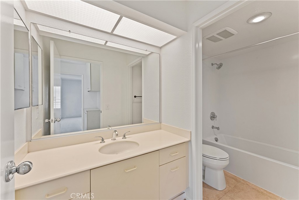 MLS #OC25260915 image #13