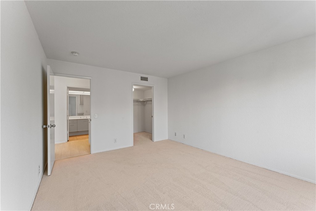 MLS #OC25260915 image #16