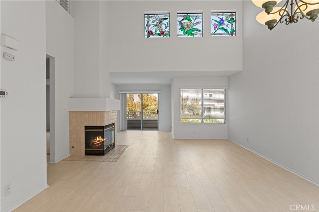 MLS #OC25260915 image #3