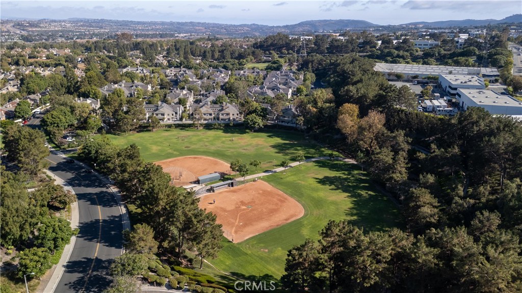 MLS #OC25260915 image #33