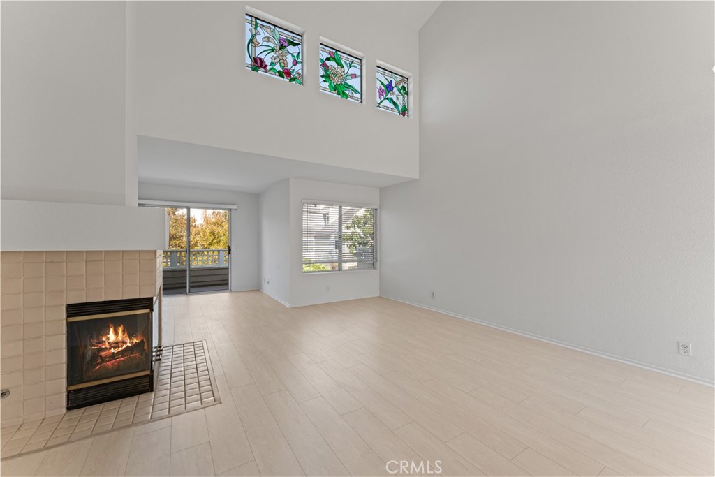 MLS #OC25260915 image #5