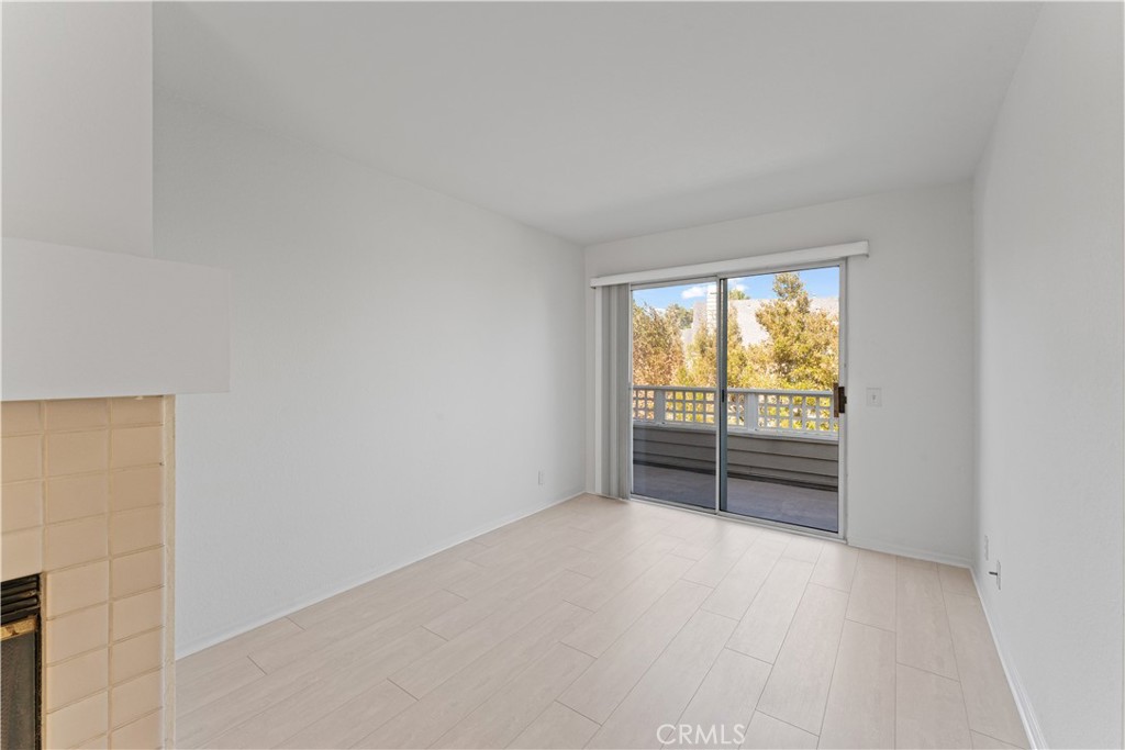 MLS #OC25260915 image #7