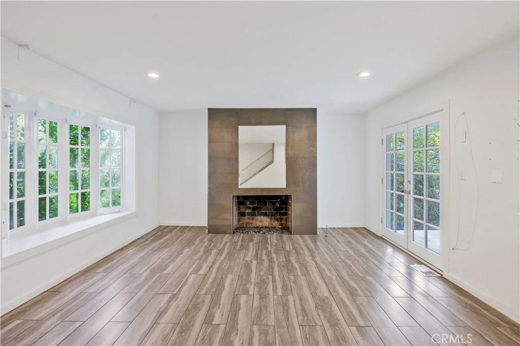 MLS #OC25260938 image #1