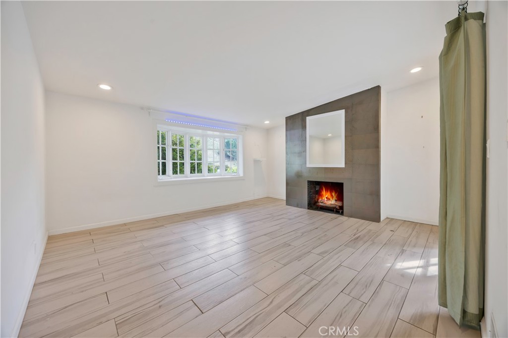 MLS #OC25260938 image #13