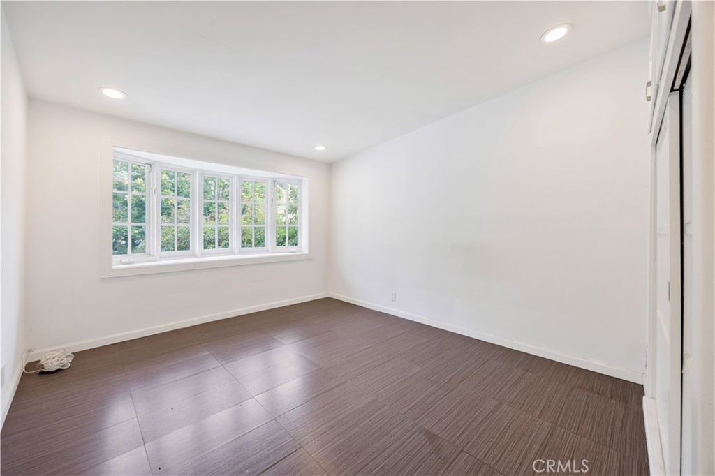 MLS #OC25260938 image #24