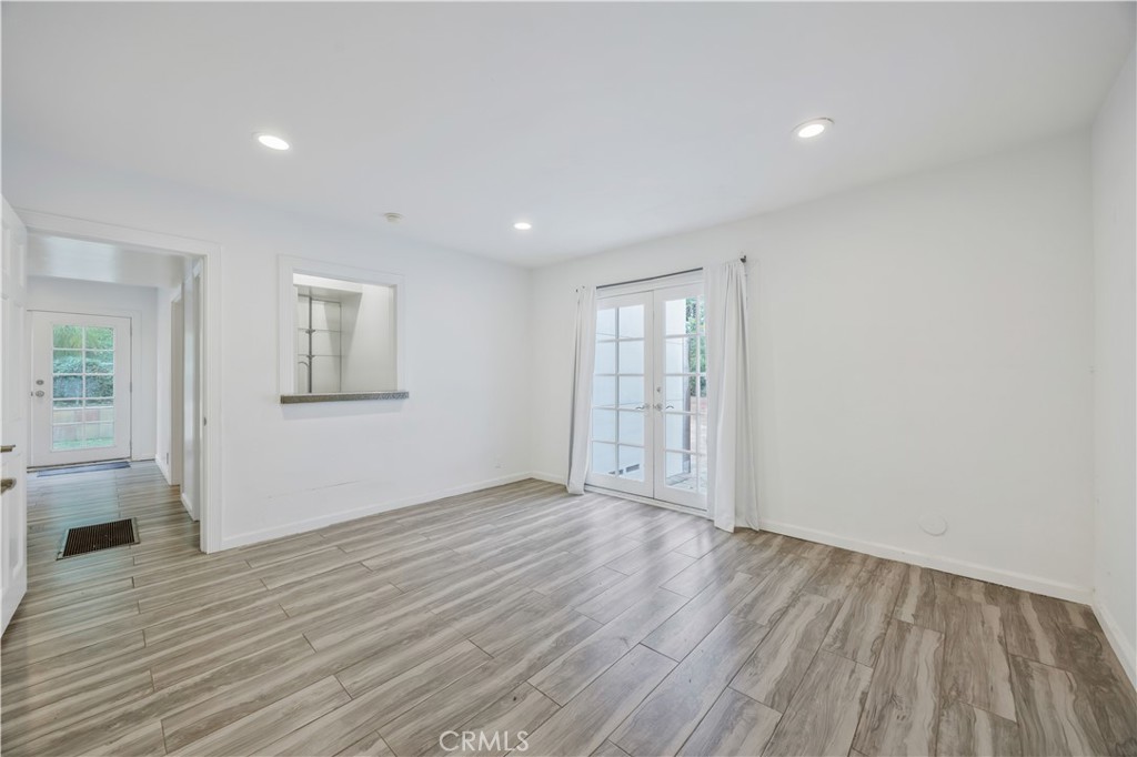 MLS #OC25260938 image #8