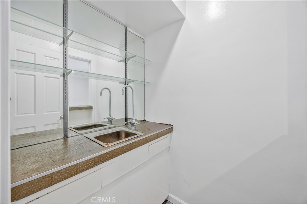 MLS #OC25260938 image #9