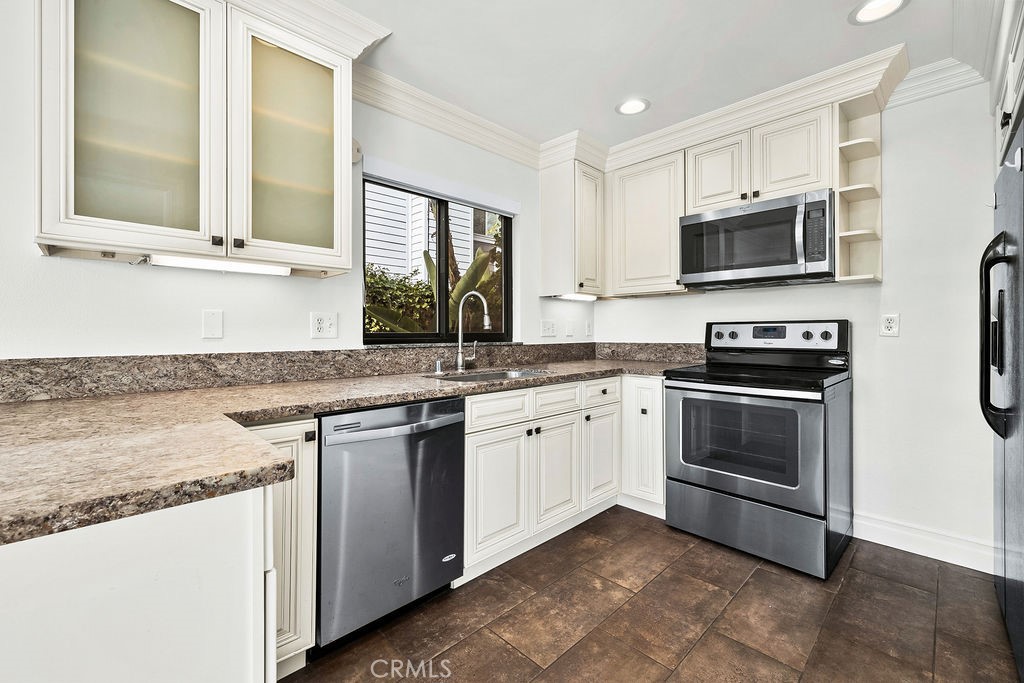 MLS #OC25260968 image #10