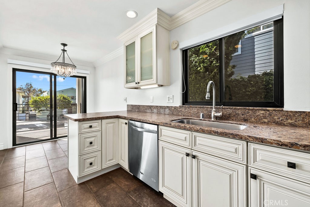 MLS #OC25260968 image #11