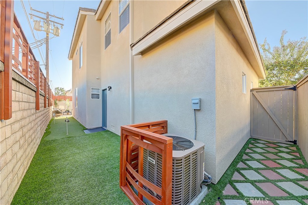 MLS #OC25261005 image #41