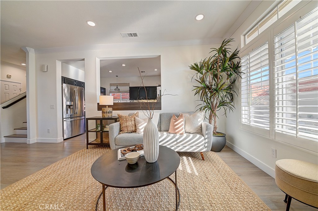 MLS #OC25261005 image #5