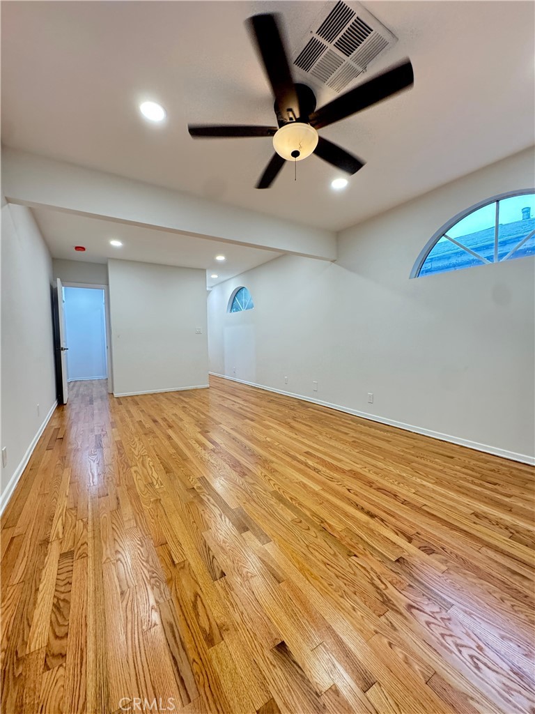 MLS #OC25261024 image #11