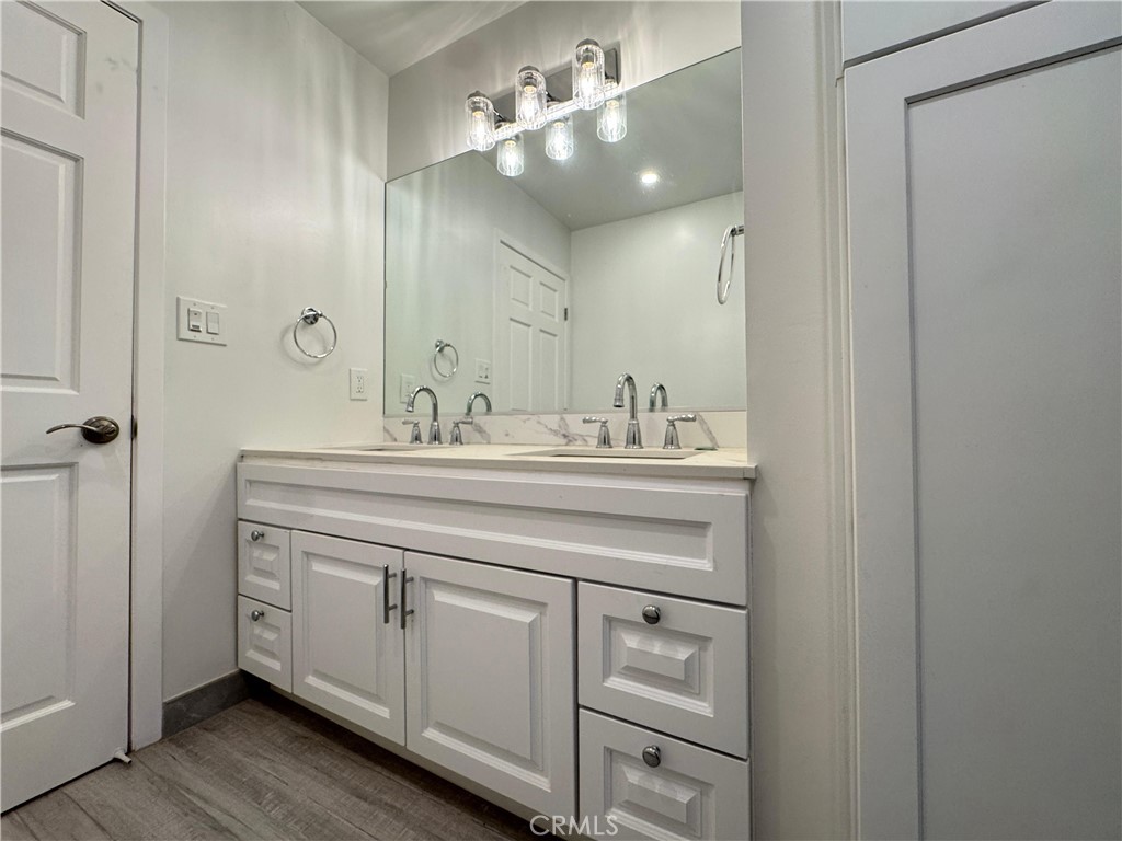 MLS #OC25261024 image #30