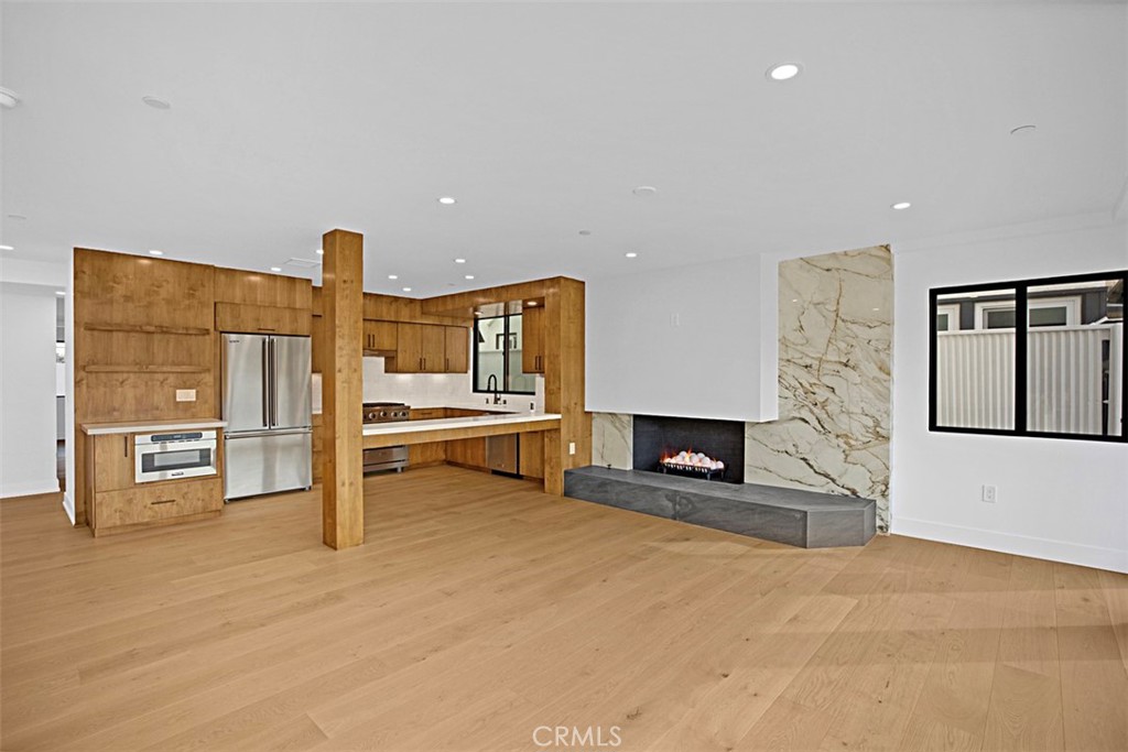 MLS #OC25261045 image #2