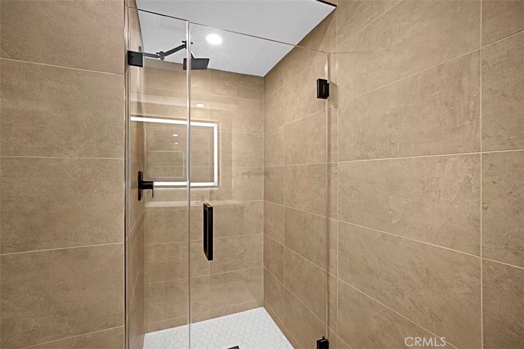 MLS #OC25261045 image #8