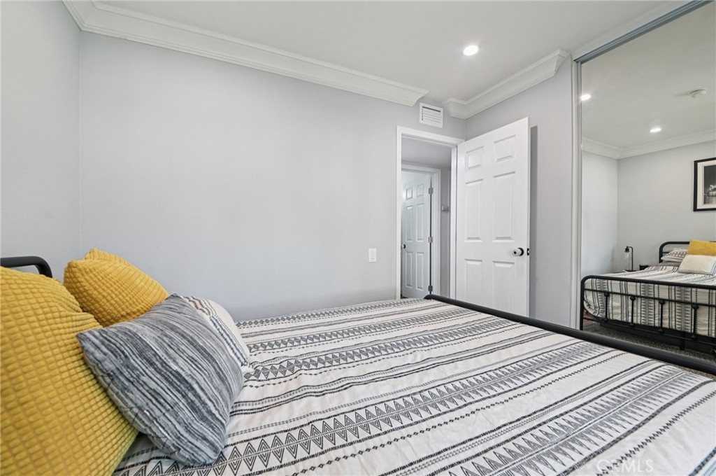 MLS #OC25261056 image #20