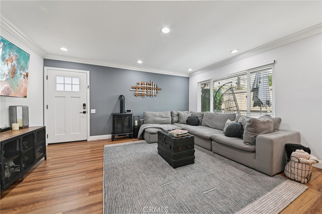 MLS #OC25261056 image #3