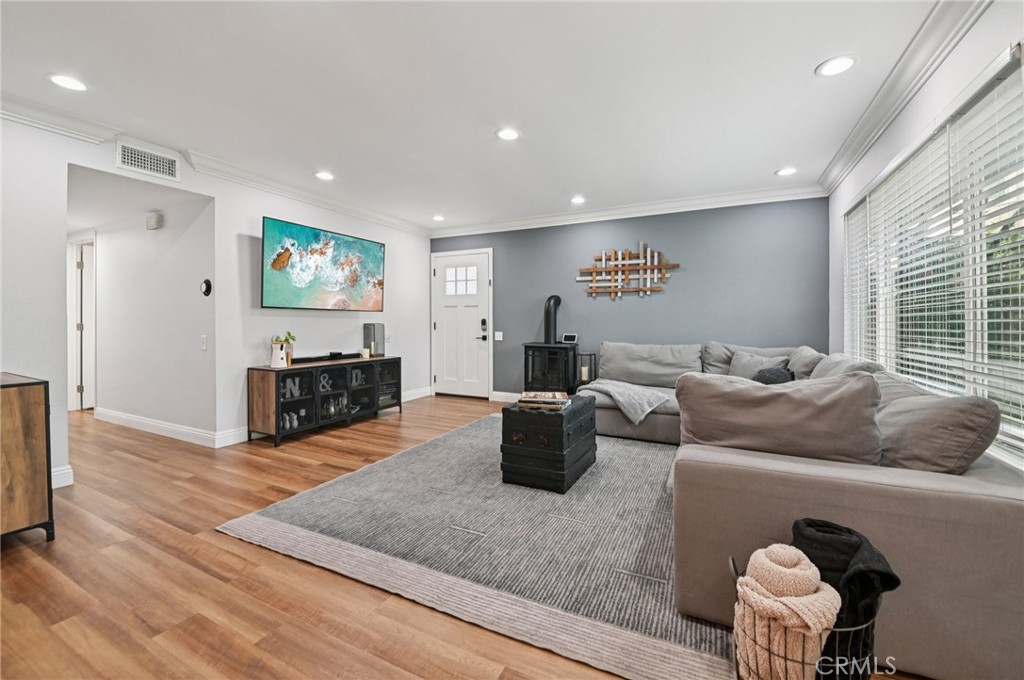 MLS #OC25261056 image #4