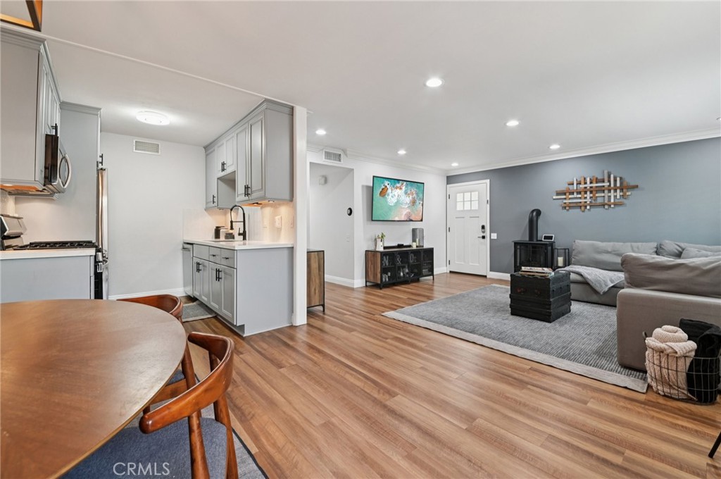 MLS #OC25261056 image #5