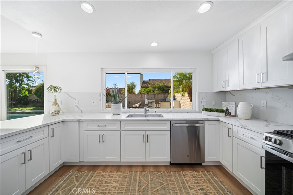 MLS #OC25261099 image #11