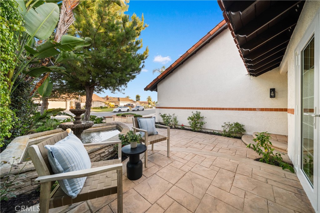 MLS #OC25261099 image #2