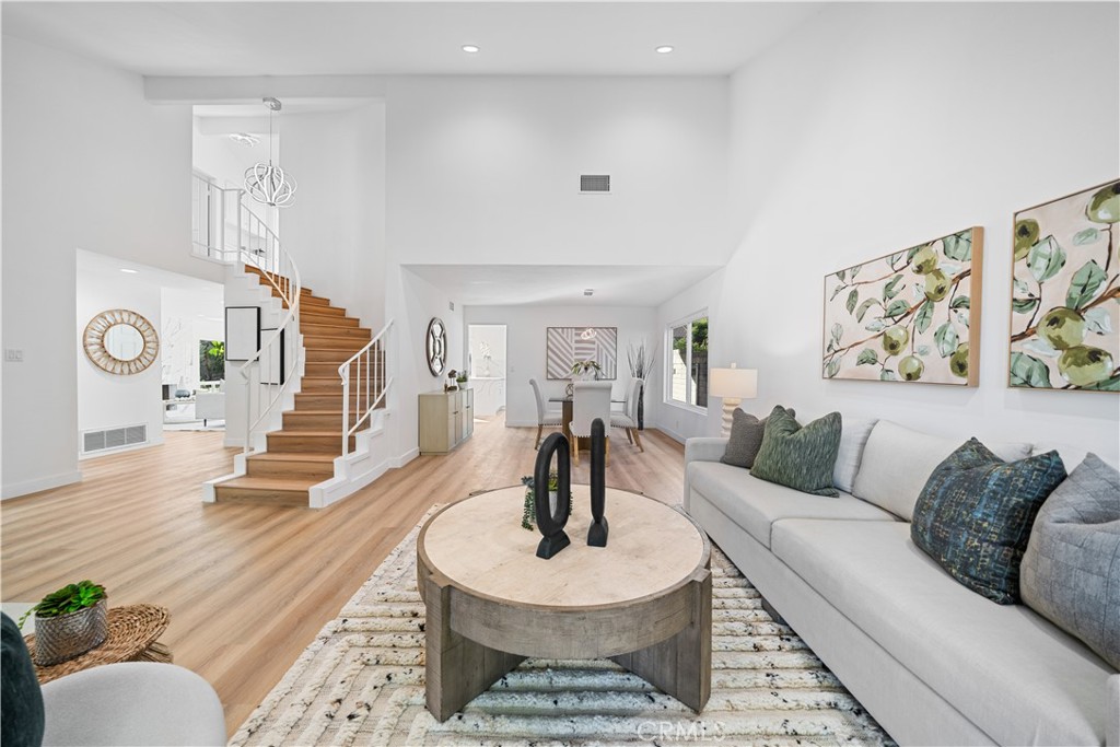 MLS #OC25261099 image #4