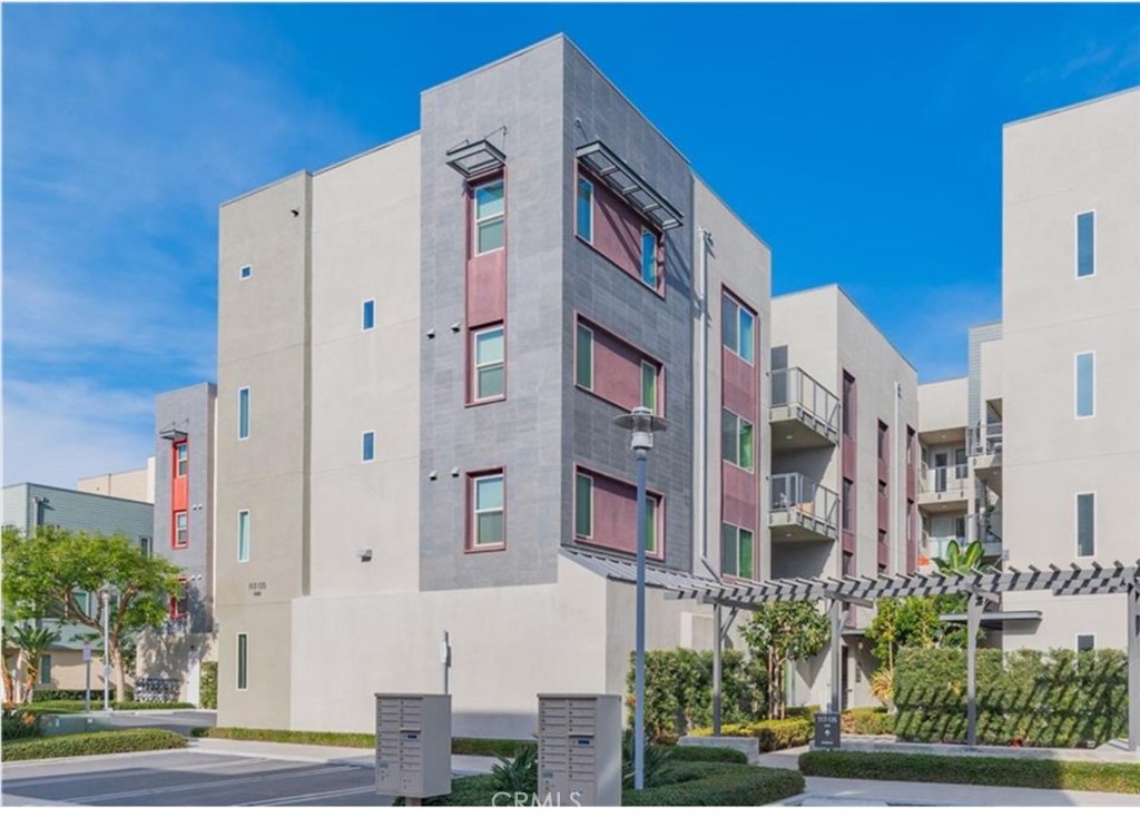 MLS #OC25261122 image #0