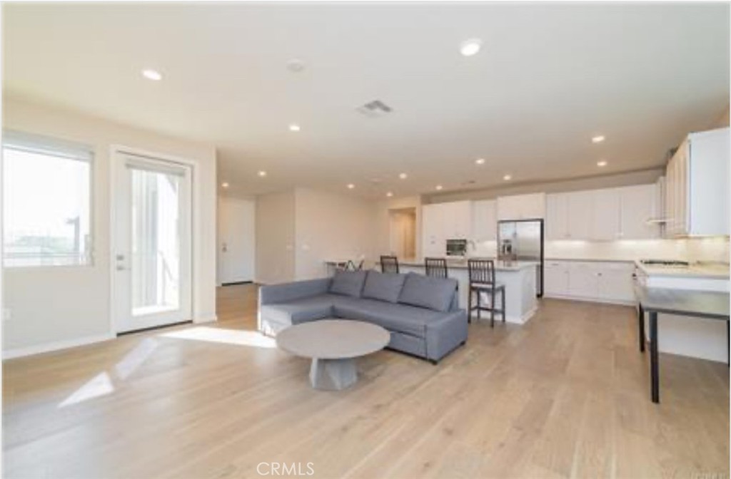 MLS #OC25261122 image #2