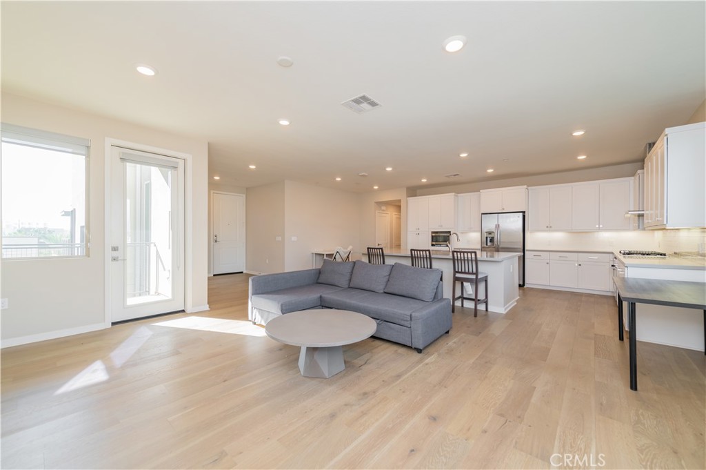 MLS #OC25261122 image #9