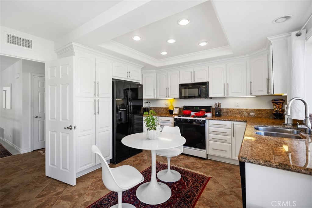 MLS #OC25261130 image #16