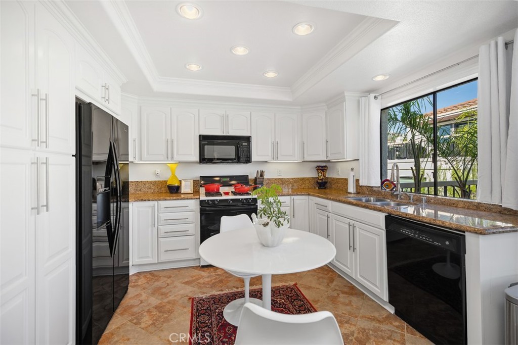 MLS #OC25261130 image #17