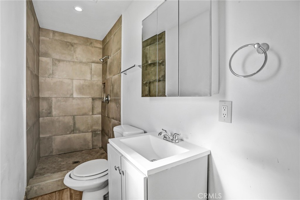 MLS #OC25261131 image #21