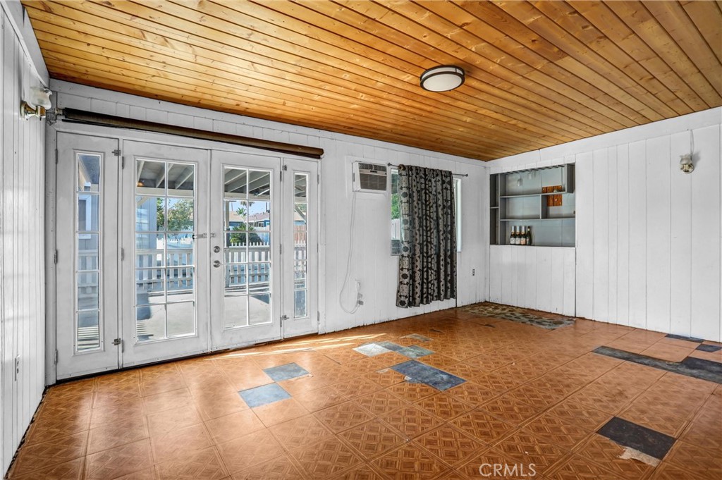 MLS #OC25261131 image #24