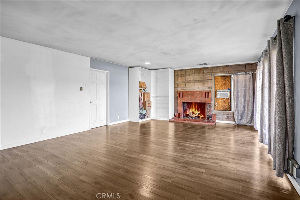 MLS #OC25261131 image #4