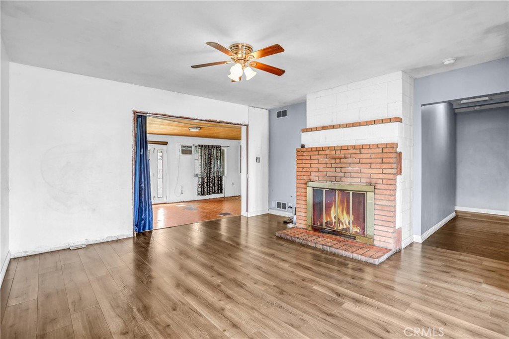 MLS #OC25261131 image #9